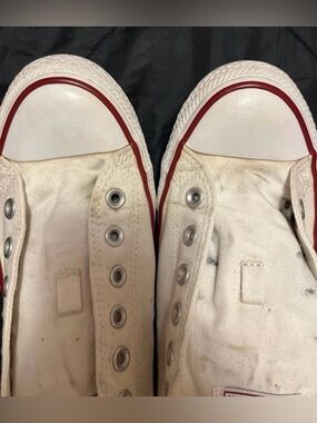 Converse men’s White Canvas Sneakers CTAS size 8